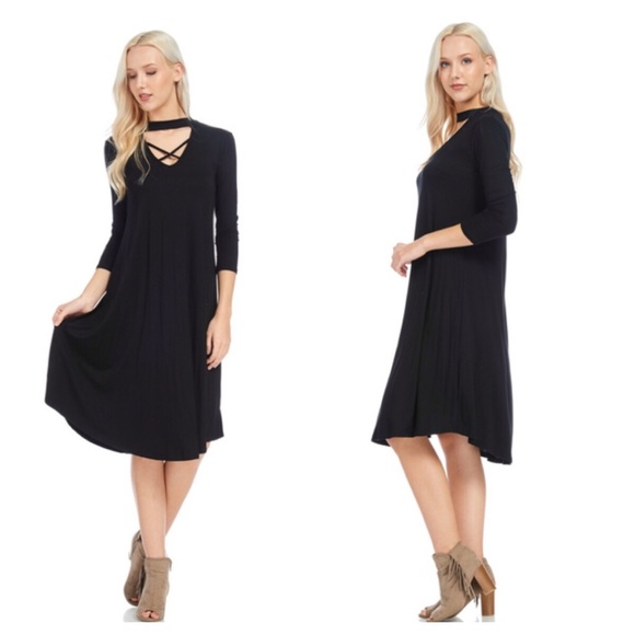 Black Chocker Dress With 3/4 Sleeves - Picture 2 of 5